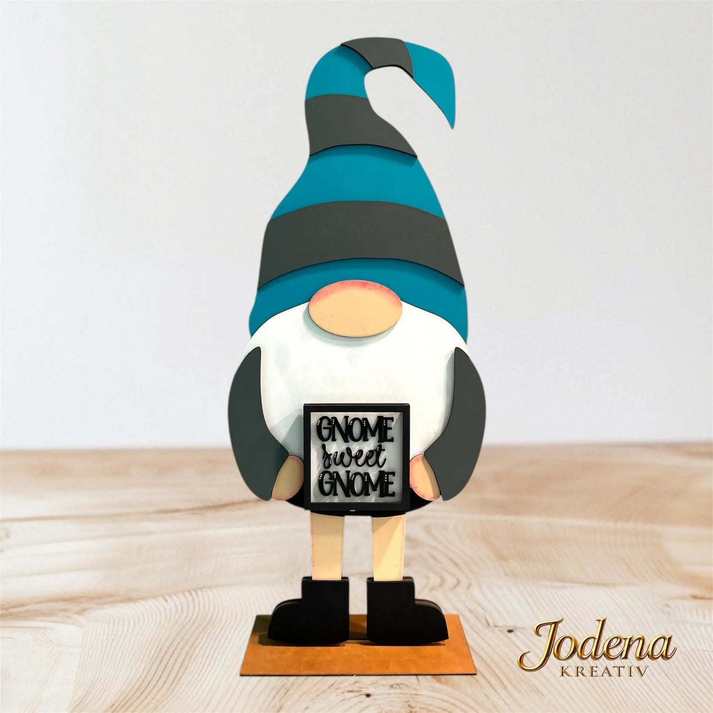 Wichtel_Basis_Standardoutfit_auf_Holztisch