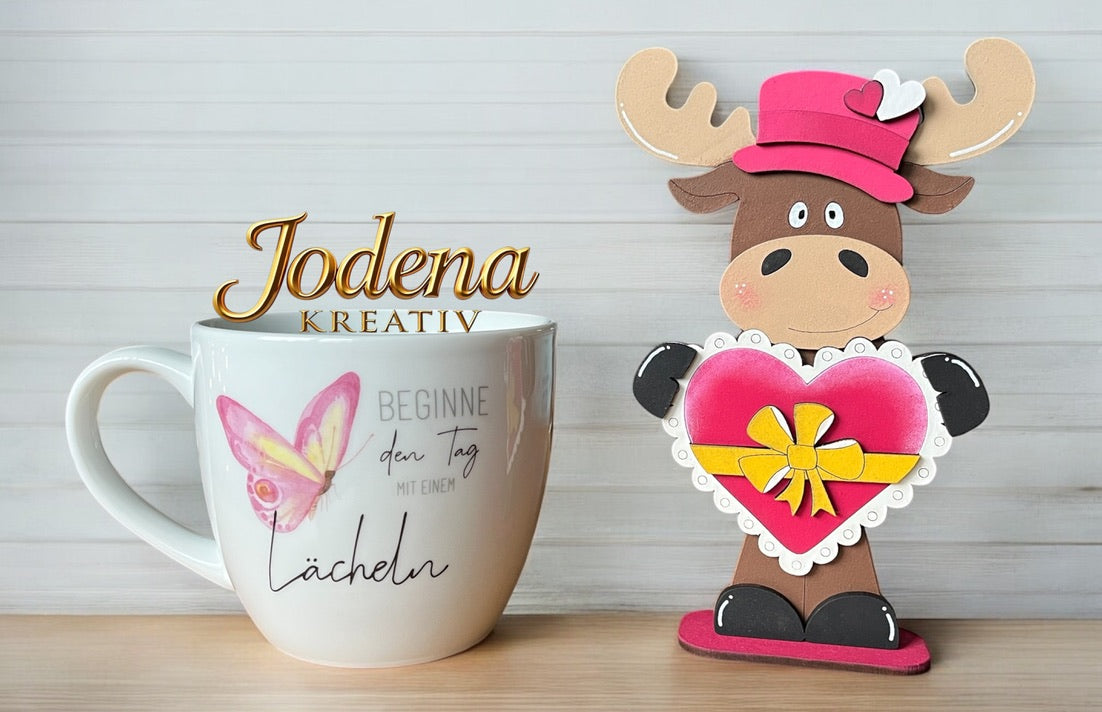 Regalsitter “Valentins-Elch mit Herz” – Elch Deko für Valentinstag | Romantische Tischdeko | Geschenkidee für Verliebte - Jodena Kreativ