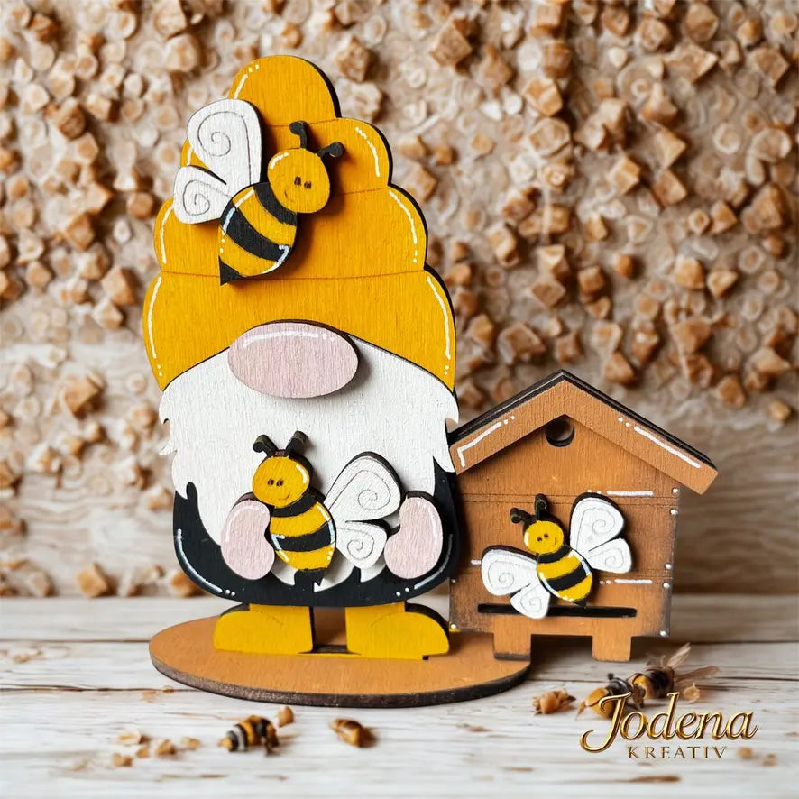 Bienenwichtel_mit_Bienenstock_schlicht3