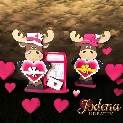 Regalsitter “Valentins-Elch mit Herz” – Elch Deko für Valentinstag | Romantische Tischdeko | Geschenkidee für Verliebte - Jodena Kreativ