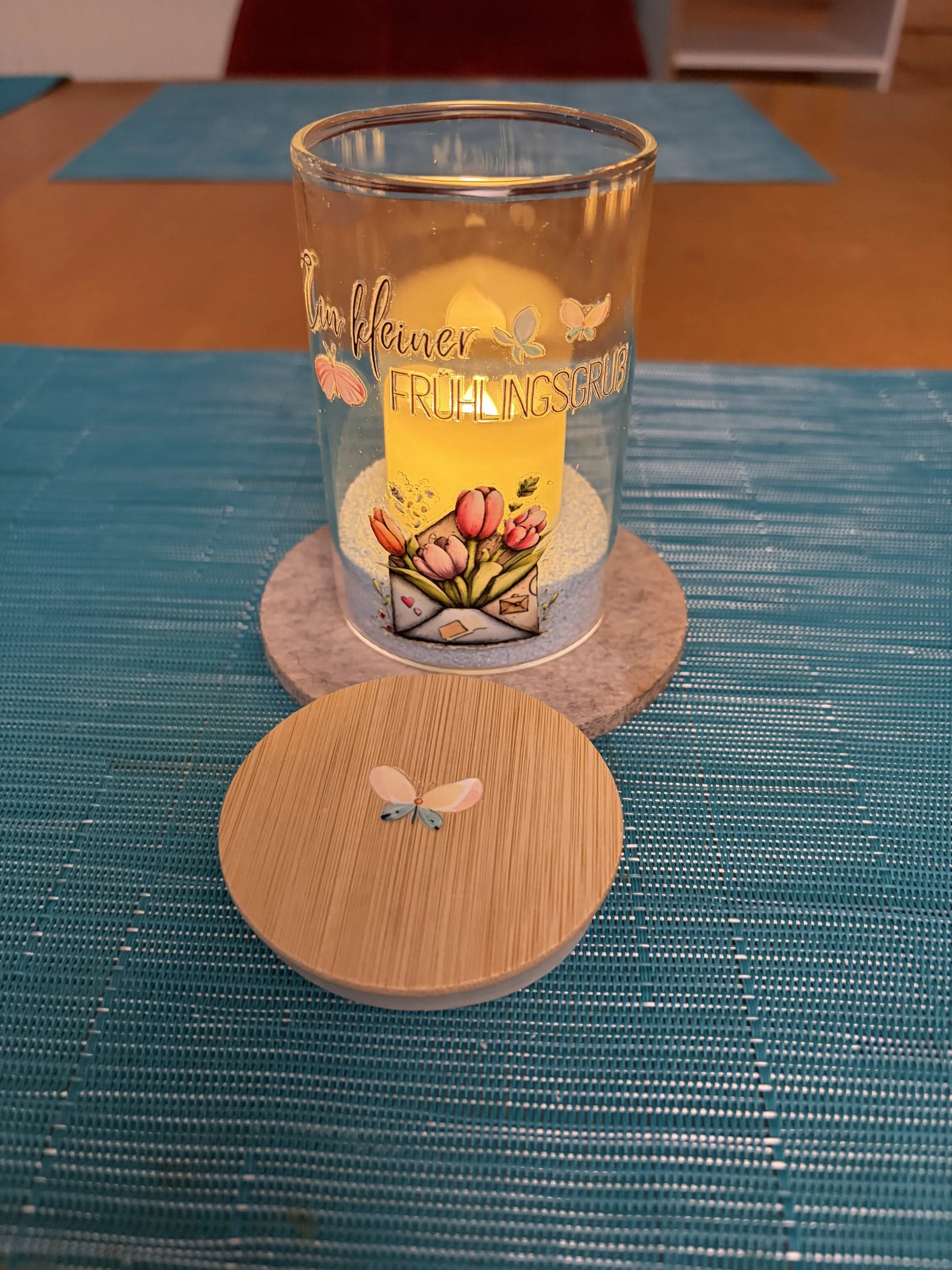 Fruehlingslicht_Glas_Ein_kleiner_Fruehlingsgruss_beleuchtet