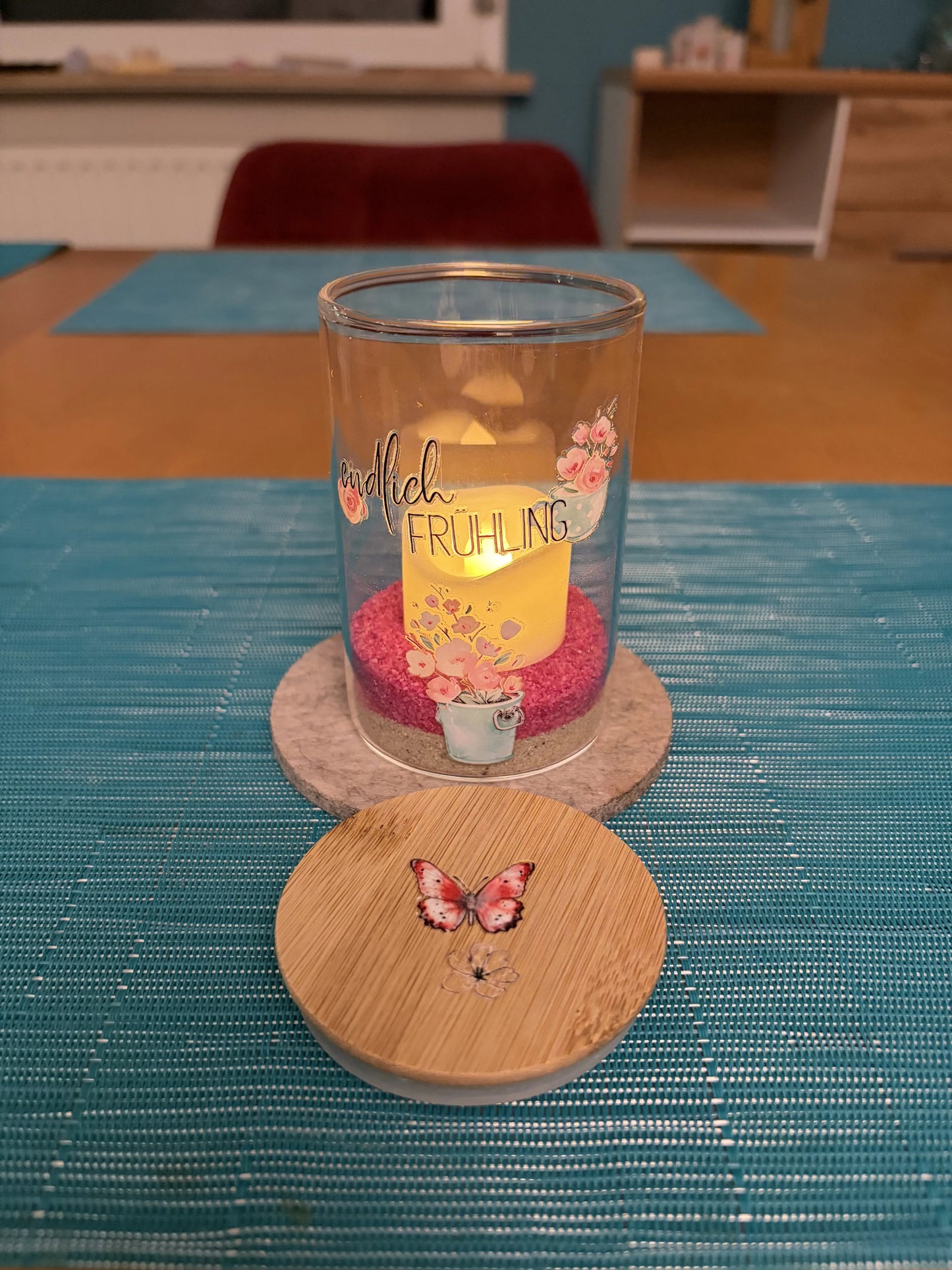 Fruehlingslicht_Glas_Endlich_Fruehling_rosa_Blumen_beleuchtet_3