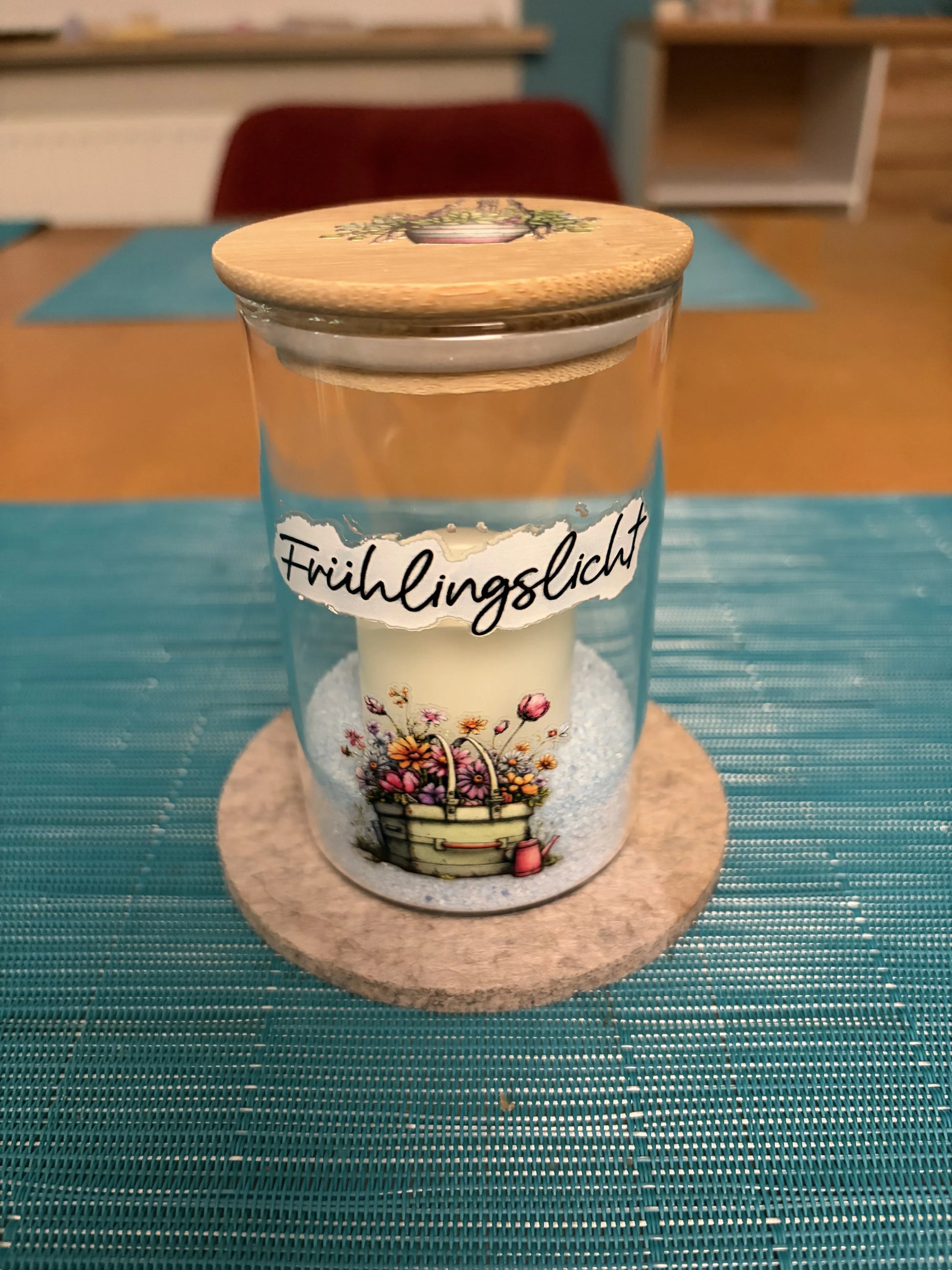 Fruehlingslicht_Glas_Fruehlingslicht_mit_Blumenkorb_2