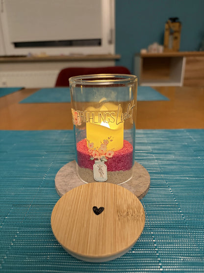 Fruehlingslicht_Glas_Fruehlingslicht_mit_Kirschblueten_beleuchtet_2