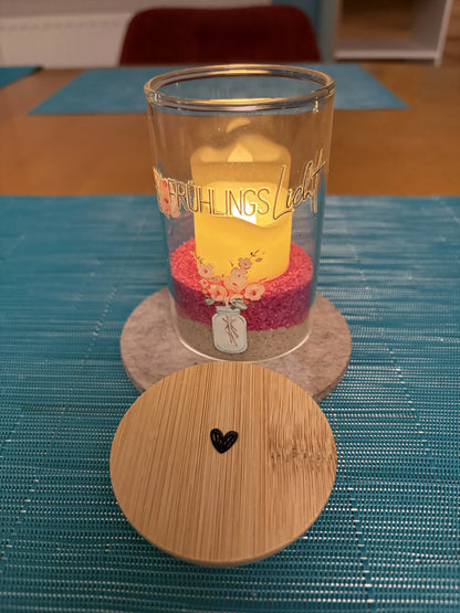 Fruehlingslicht_Glas_Fruehlingslicht_mit_Kirschblueten_beleuchtet_3
