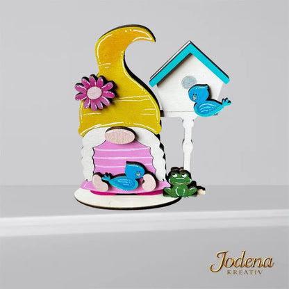 FruehlingswichtelinmitVogelhaus_schlichterHintergrund