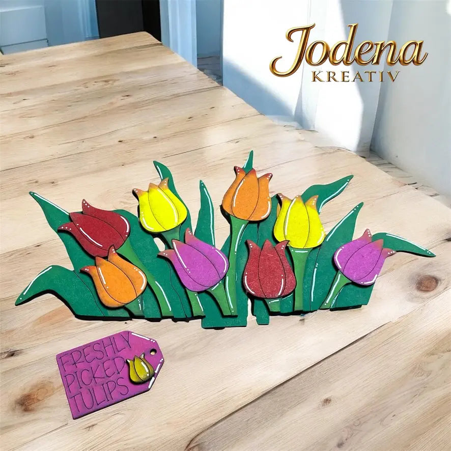 Korbeinsatz_Tulpen_solo_Holztisch