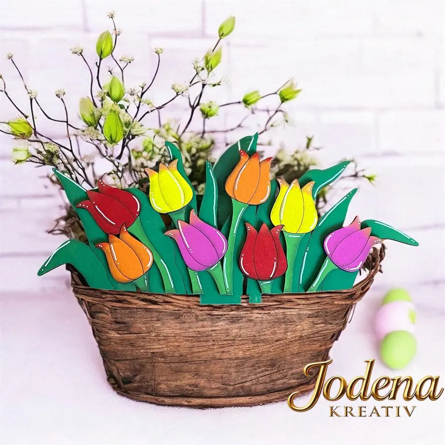 Korbeinsatz_Tulpen_solo_mit_Deko_im_Hintergrund