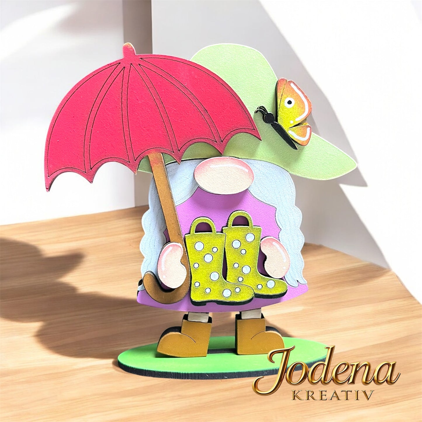 Frühlingswichtelin mit Regenschirm – Handgefertigte Frühlingsdeko aus Holz