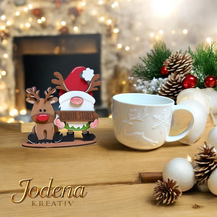 Weihnachtswichtel mit Rentier – Handgefertigte Weihnachtsdeko | Festliche Winterdekoration aus Holz - Jodena Kreativ