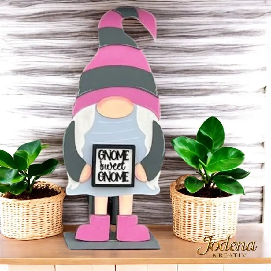 XXL-Wichtelin_Basis_Standardoutfit_auf_Sideboard